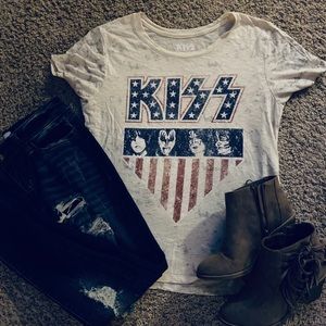 Lucky brand Kiss T-Shirt size small